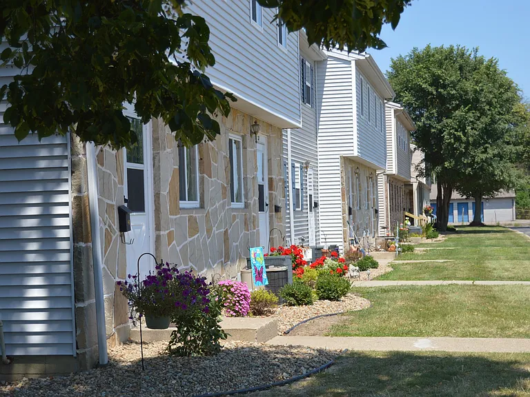 Greenbriar Village apartments — Photo 6
