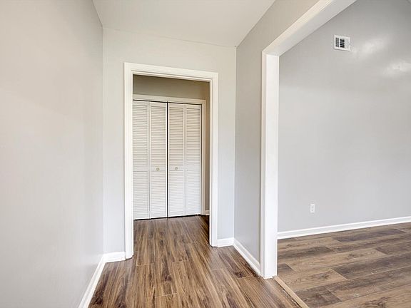 3rd image of 3951 Foxhill Court