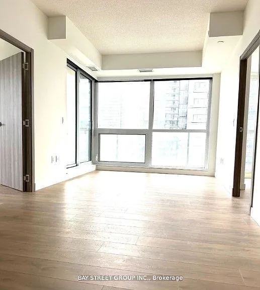 27 McMahon Dr #1512 — Photo 11