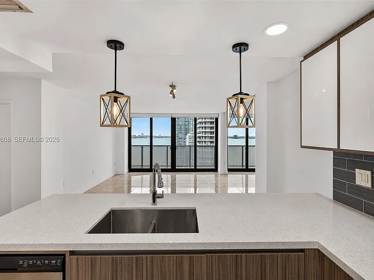 600 NE 36th St #1220 — Photo 20