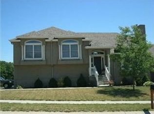 2328 NE 23rd St, Blue Springs, MO 64029