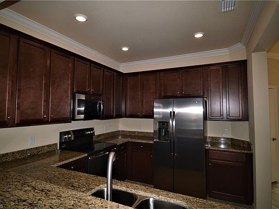 3rd image of 10187 Via Colomba Cir