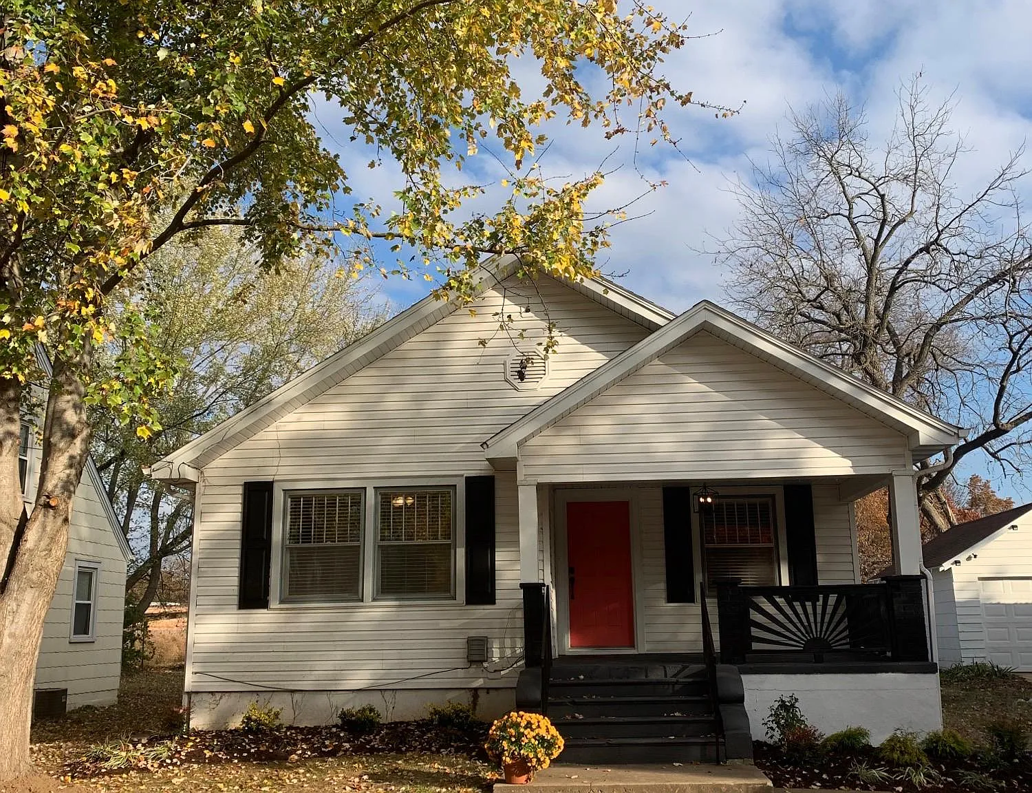 417 W Ildereen St — Photo 2