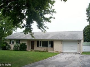 1852 Oakwood Dr, Hanover, PA 17331