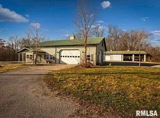 361 Cherokee Ridge Ln, Carbondale, IL 62901