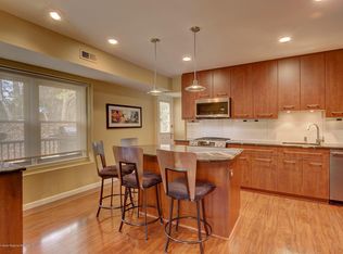 39 Windham Way, Englishtown, NJ 07726