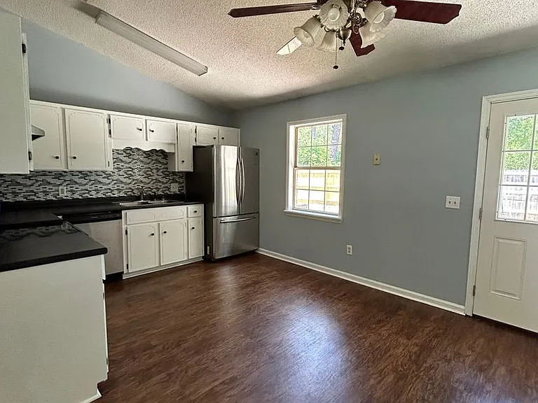 1012 Farr Ct — Photo 14