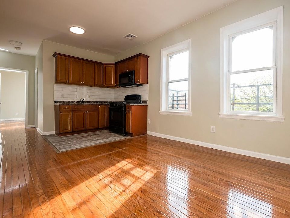 1st image of 487 18th Ave #8A