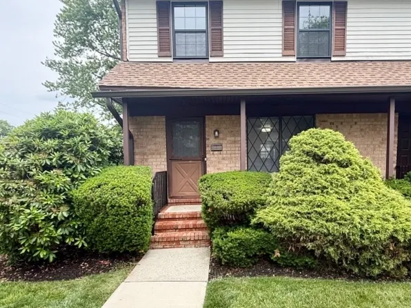125 Riva Dr, Hackettstown, NJ 07840