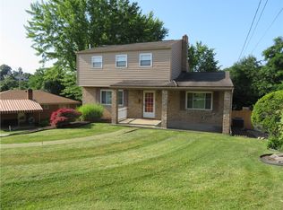 3407 Pinewood Dr, Homestead, PA 15120