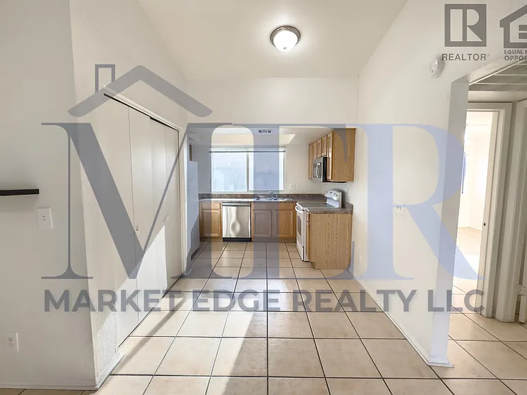 10802 N 16th Ave — Photo 9