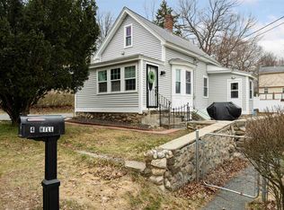 4 Hill St, Salem, NH 03079