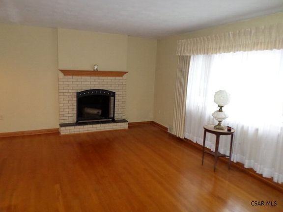 2nd image of 595 Clearview Ct