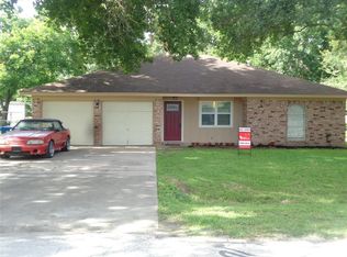 903 Bernard Ave, Rosenberg, TX 77471