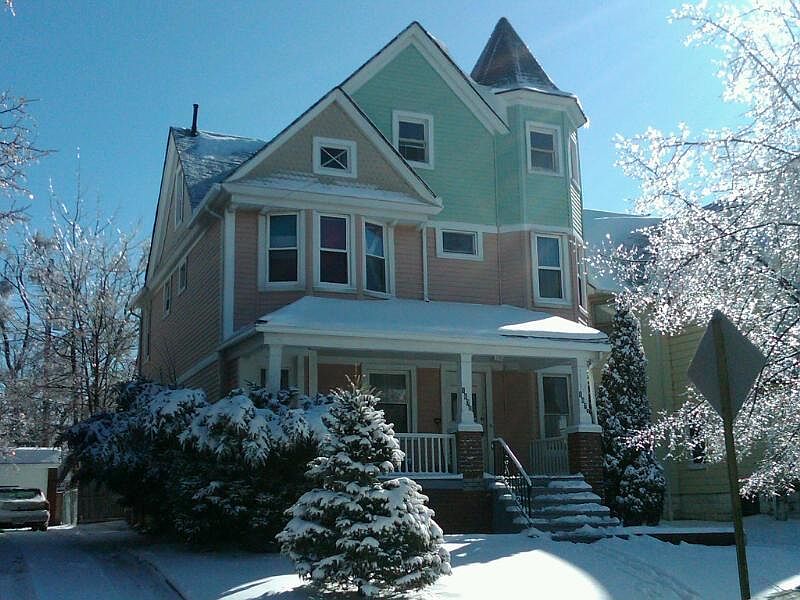 1st image of 1675 Victoria Ave