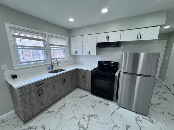 9-11 Stecher St #3L, Newark, NJ 07112