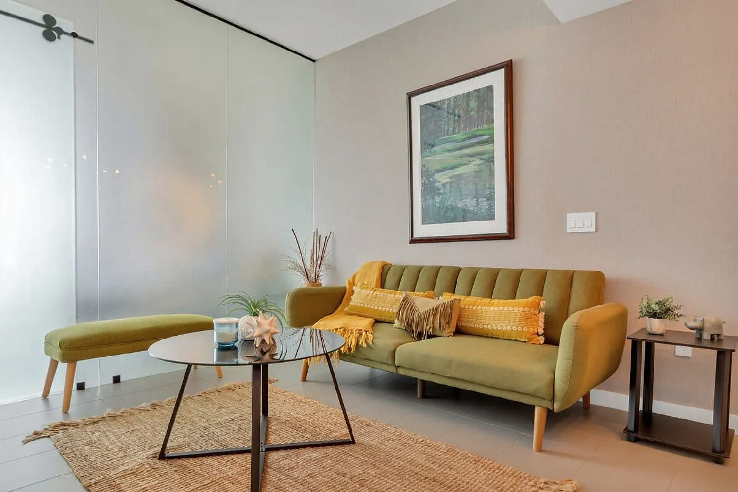 1 bed, 1.0 bath, 871 sqft, $3,187 — Photo 2