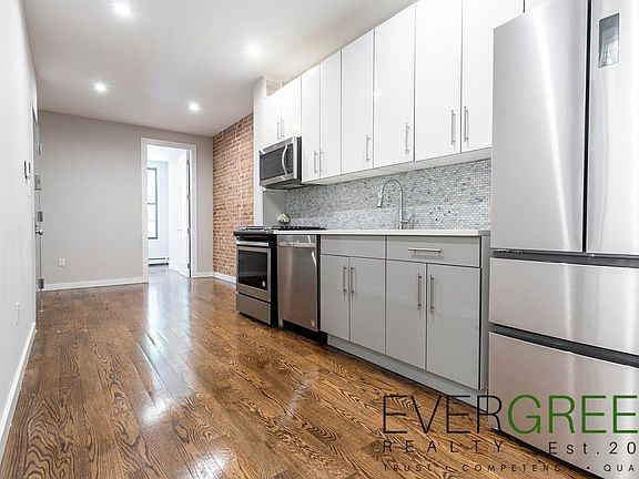 2nd image of 255 Linden St APT 1L