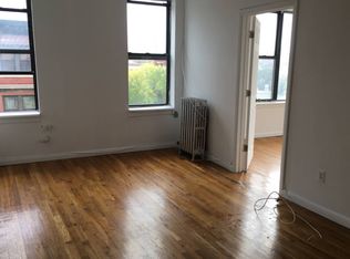 3096 12th St APT 3, Astoria, NY 11102