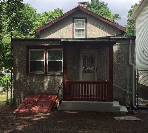 5th image of 298 Davenport Ave