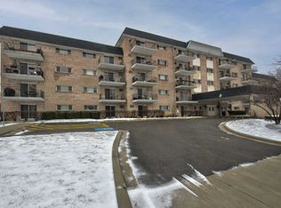 1000 S Lorraine Rd APT 407, Wheaton, IL 60189