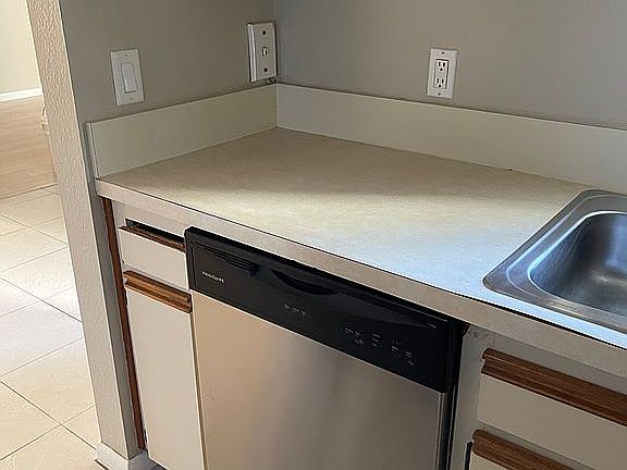 4th image of 1626 SE Green Acres Cir APT J101