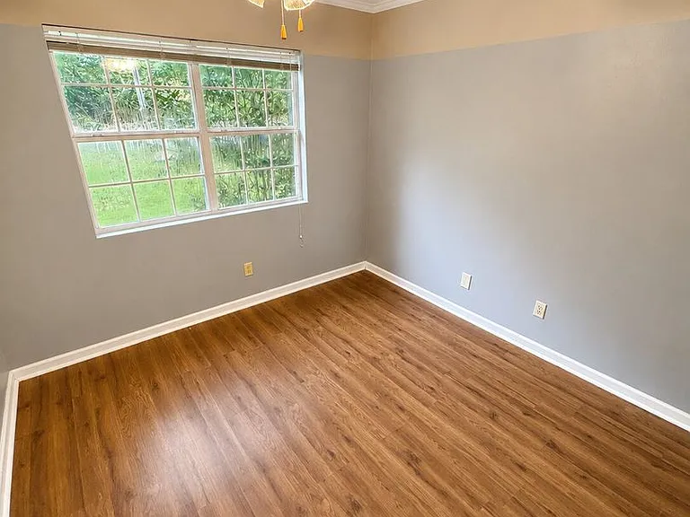 436 E McKinley Ave — Photo 8