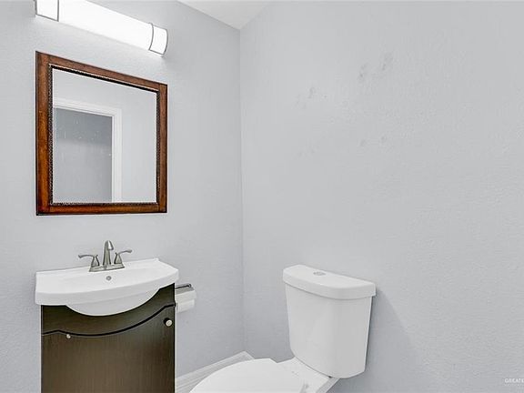 5th image of 817 Cimarron Dr