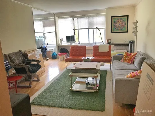 Rented by Anchor Associates | media 2