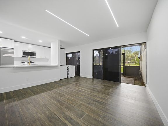 4th image of 1391 E GOLFVIEW Drive #1391