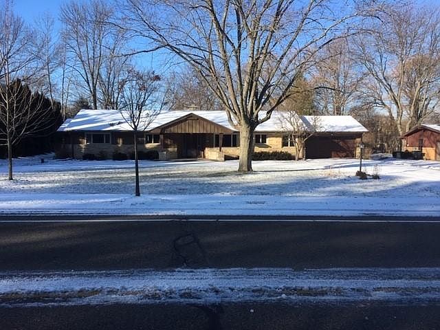 1st image of 8555 N Lake Dr