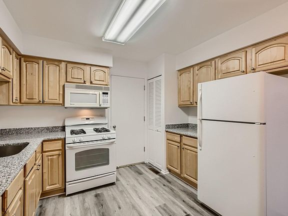 3rd image of 119 Golden Dr