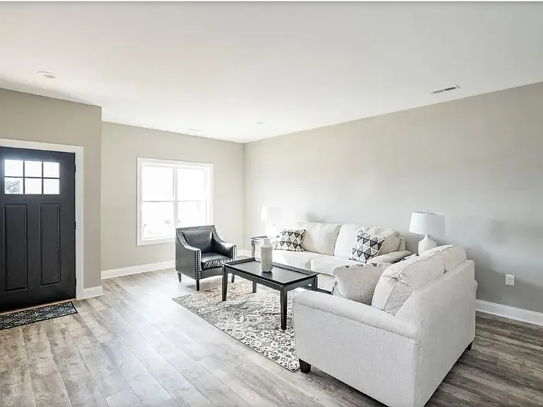 9 Emanuel Ct #9 — Photo 3