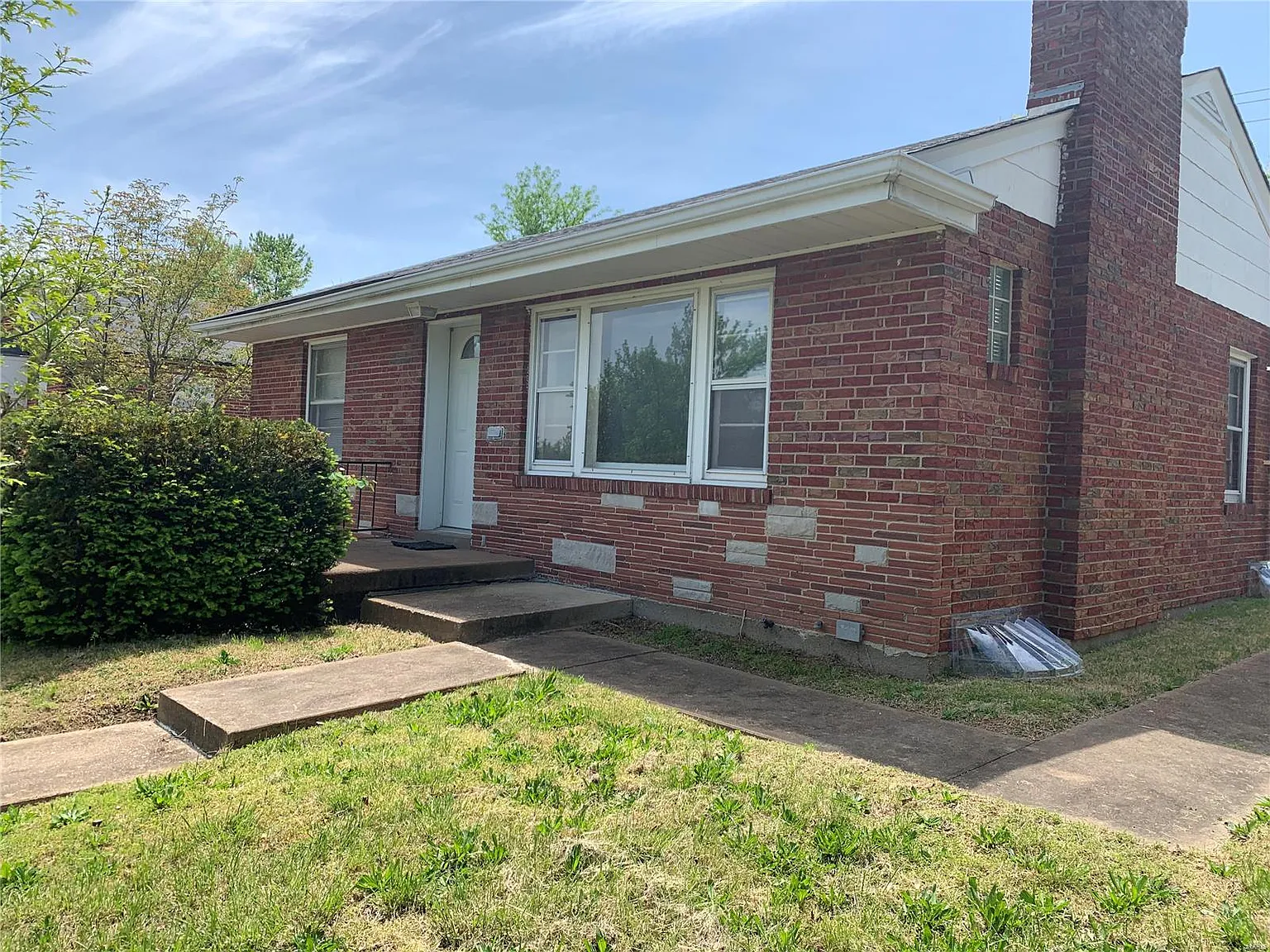 628 Morris Ave photo 1