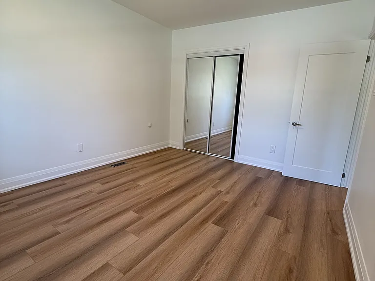 21 Chopin Ave — Photo 10