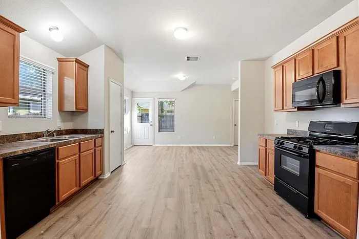1606 Katydid Ct — Photo 1