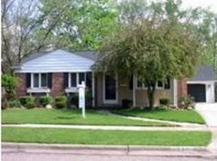 1056 Allen Dr, Northville, MI 48167