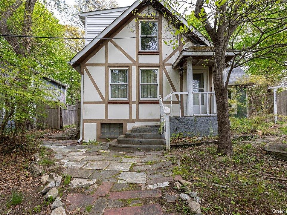 1st image of 7 Amagansett Drive