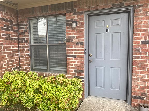 2nd image of 2826 Wimbledon Ct APT B