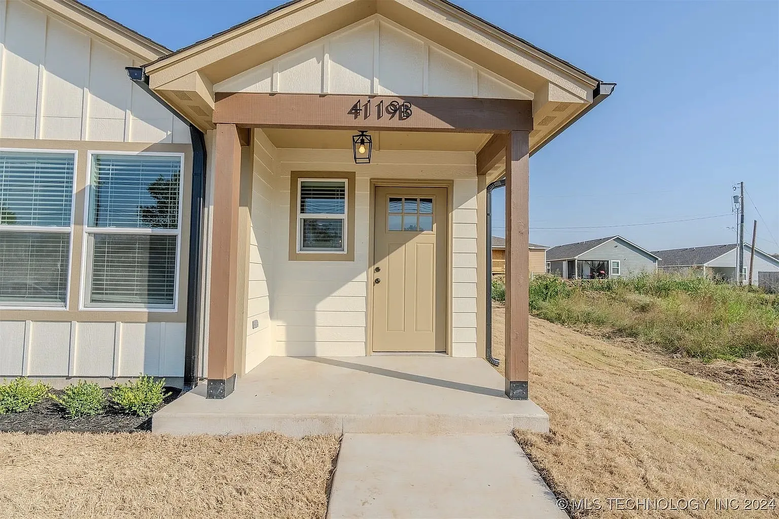 3 bed, 1.5 bath, 1368 sqft, $1,200 — Photo 2