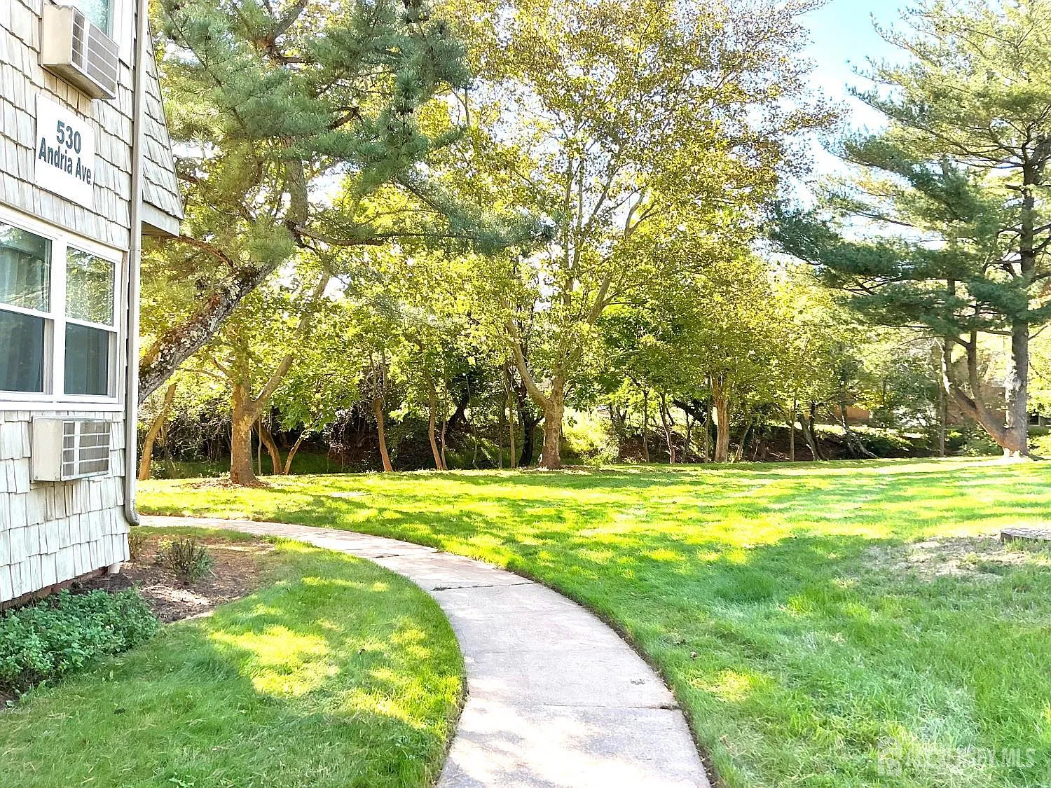 Studio, 1.0 bath, 873 sqft, $1,950 — Photo 2