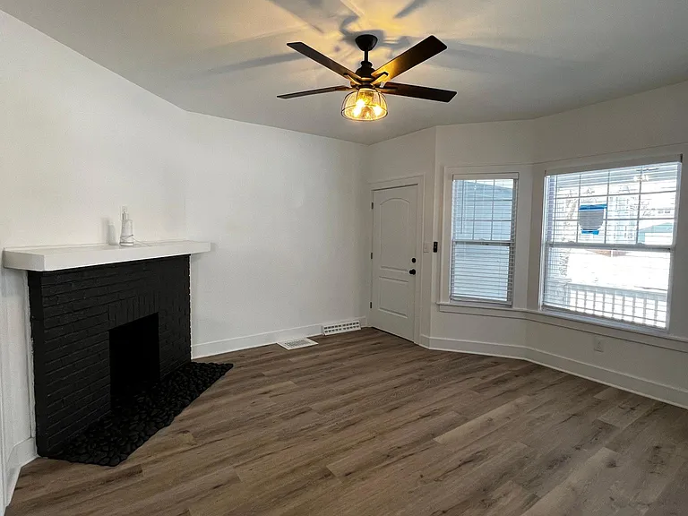 1682 Glenmont Rd — Photo 8