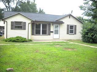 1113 School St, Henry, IL 61537