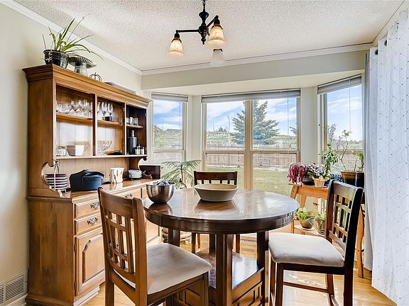 5th image of 8843 Estebury Cir