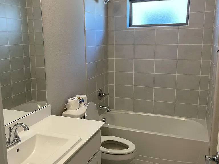 1404 Mahogany Dr — Photo 16