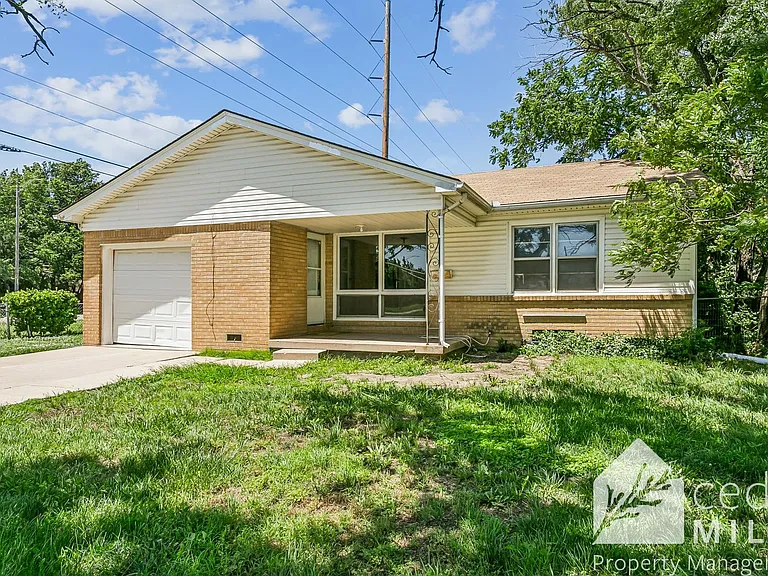8002 E Gilbert St — Photo 1