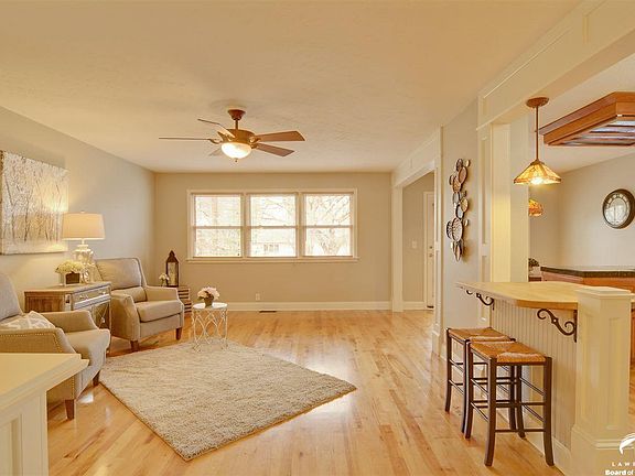2nd image of 2825 Maine Ct