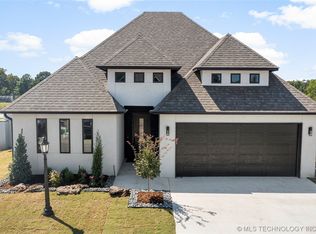 1214 N 71st Pl, Broken Arrow, OK 74014