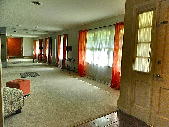 5th image of 1761 Hawthorne Ln