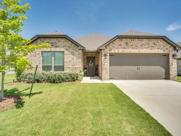561 Baffin Bay Dr, Waxahachie, TX 75165